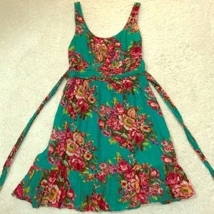 Super cute floral summer dress size S